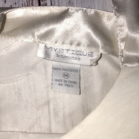 Vintage nightie slip size medium ivory color - Picture 4 of 6